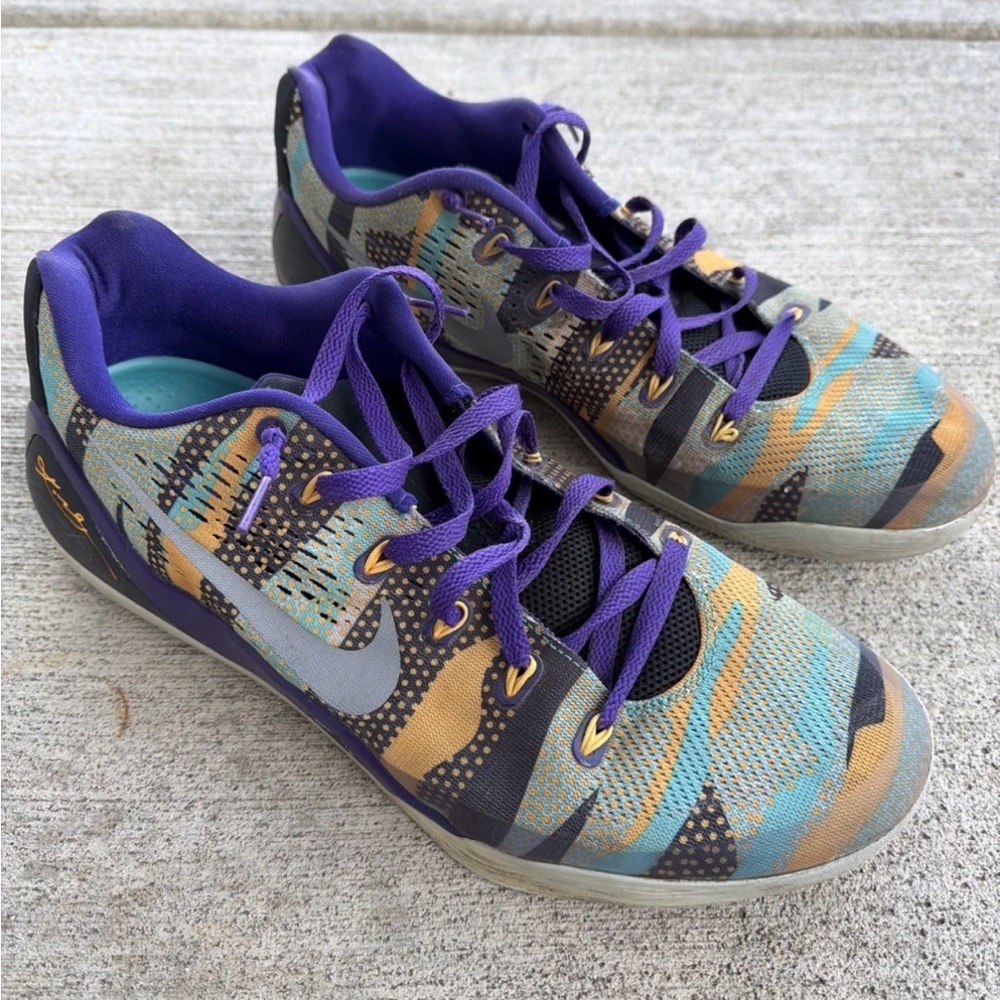 Nike Kobe 9 EM Pop Art Low Unleashed Basketball Shoes - Men's 12